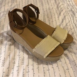 Platform sandals